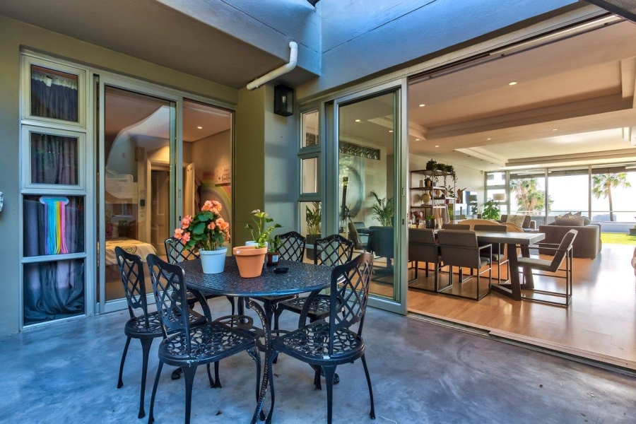 3 Bedroom Property for Sale in Green Point Western Cape